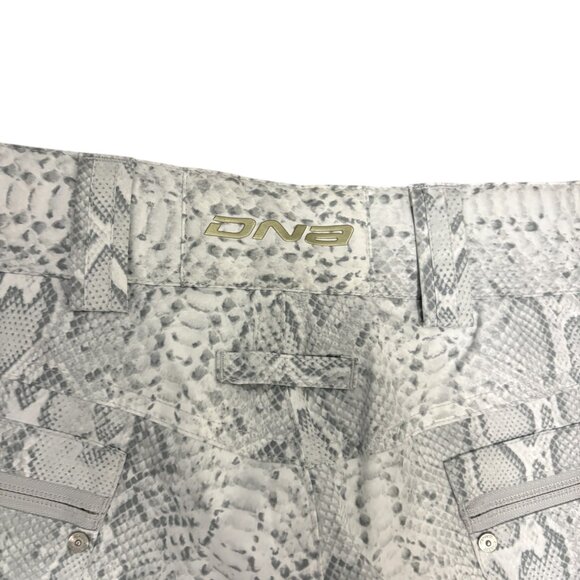 Descente Pants Womens Size 10 White Ski Snow Insulated Snowboard Outdoor Pockets - Picture 6 of 7